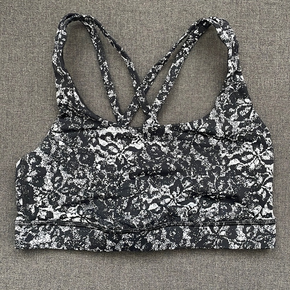 Lululemon Energy Bra. Size 4. Never been worn.